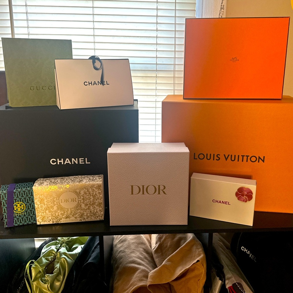 SALE SALE SALE *Leaving Posh* take advantage of the prices!! While supplies last